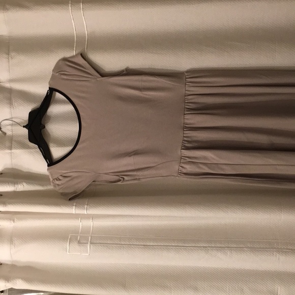 Women’s dress never worn ... - Picture 2 of 3